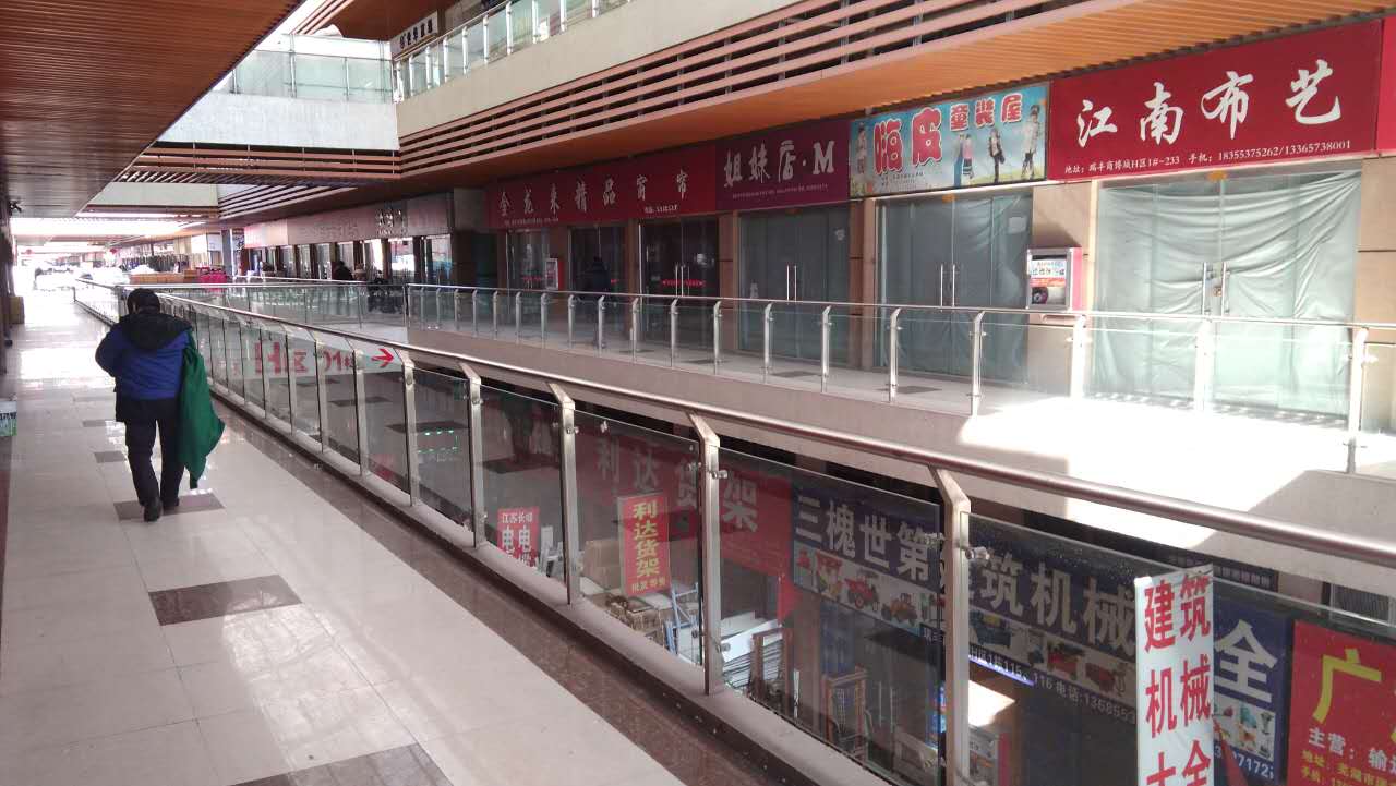 阳台不锈钢玻璃栏杆常用的款式有哪些？